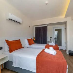 Ece Marina Suit - 106