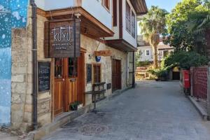 Kuyu Beergarden Hostel, Antalya