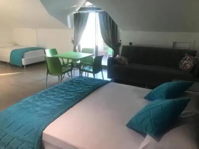 Oyster Boutique - 75