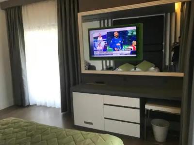 Oyster Boutique - 60