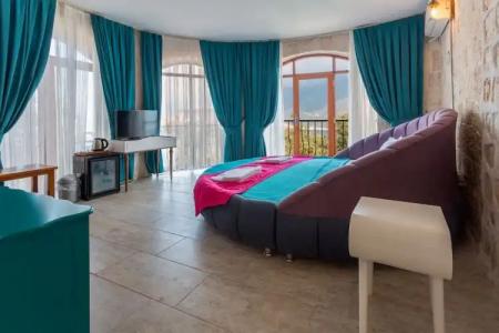 Hillcity - Adults Only - 50