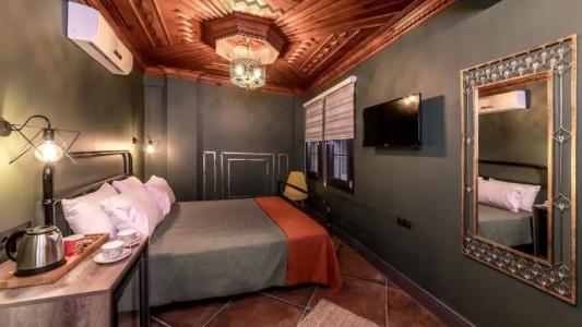 Sunset Boutique - 73