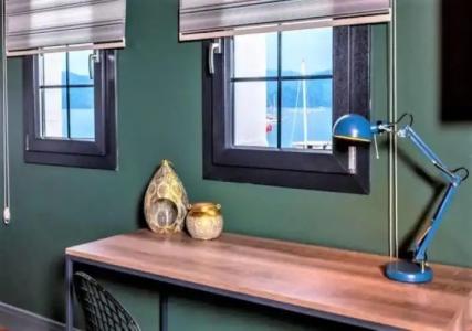 Sunset Boutique - 111