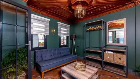 Sunset Boutique - 90