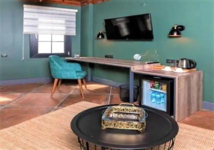 Sunset Boutique - 102