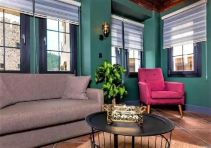 Sunset Boutique - 105