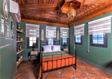 Sunset Boutique - 115