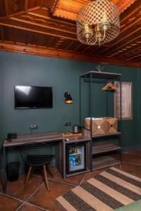 Sunset Boutique - 79