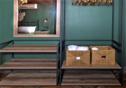 Sunset Boutique - 104