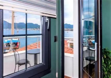 Sunset Boutique - 112