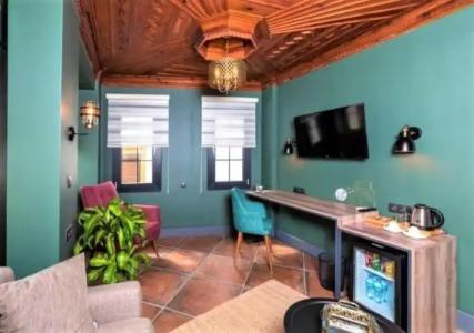 Sunset Boutique - 101