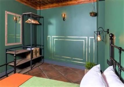 Sunset Boutique - 103