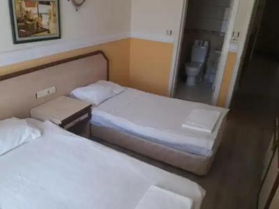 Kleopatra Saray - 24