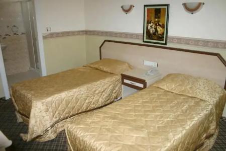 Kleopatra Saray - 15