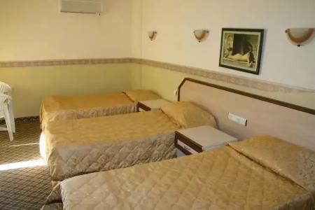 Kleopatra Saray - 17