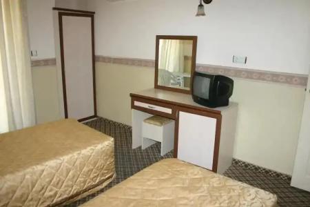 Kleopatra Saray - 14