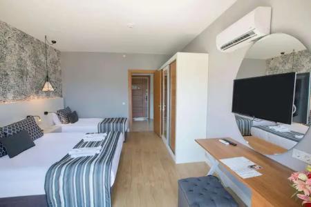 Greenwood Suites Resort - 8