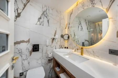 Elite Luxury Suite & Spa - 51