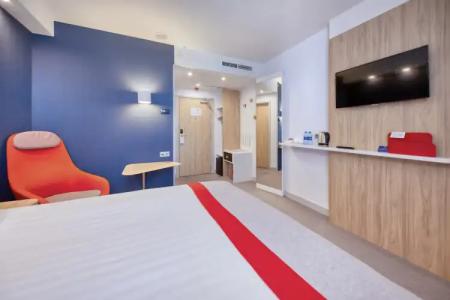 Holiday Inn Express - 55