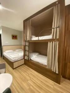 Loft Host Hostel - 21