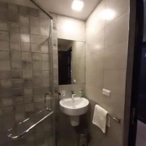 Loft Host Hostel - 14