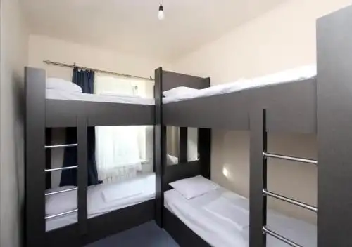Oh La La Hostel and Tours - 3
