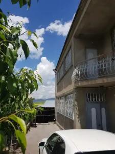 Mountain Lake Villa B&B - 0