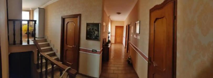 Hillary House - 12