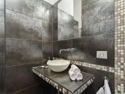B&B Colosseo Panoramic Rooms - 9