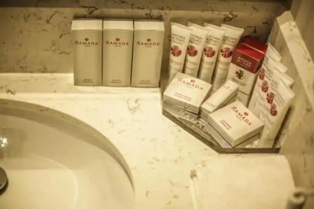 Ramada by Wyndham - 54