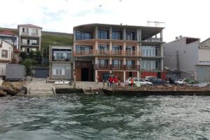 Yaht-Klub Kajros Guest House, Feodosiya