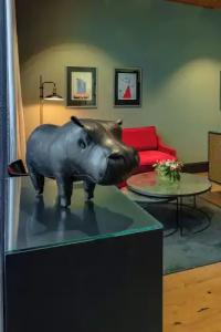 U14, Autograph Collection - 32