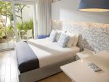 Superior room with balcony and with partial sea view