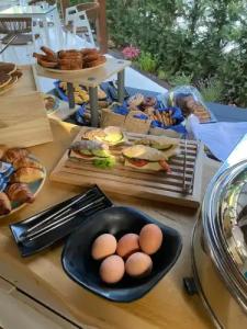 Mirablue Luxury Residences - 11