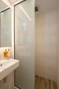 Mirablue Luxury Residences - 300