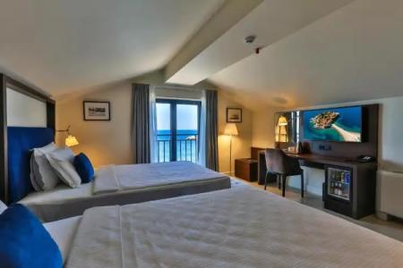 California by Aycon - 67