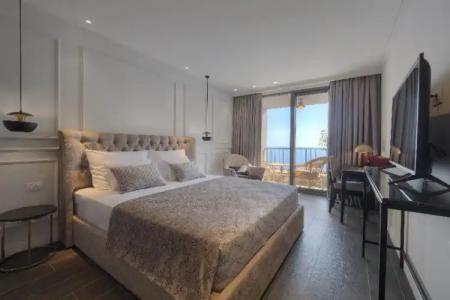 Vivid Blue Serenity Resort - 61