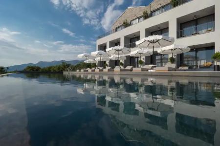 Vivid Blue Serenity Resort - 18