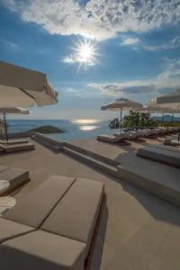 Vivid Blue Serenity Resort - 15