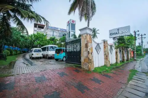 OYO 339 Chandiv - 0