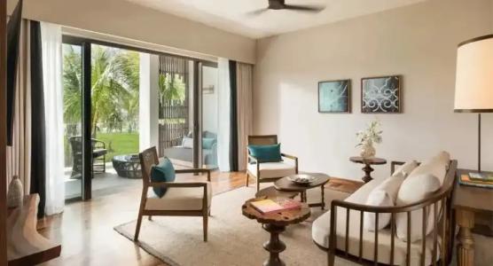 Constance Le Chaland - 52