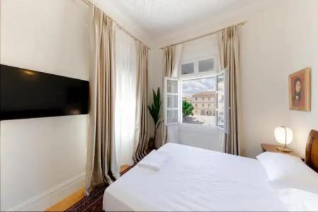 Castellano & Suites - 95