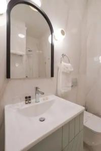 Castellano & Suites - 33