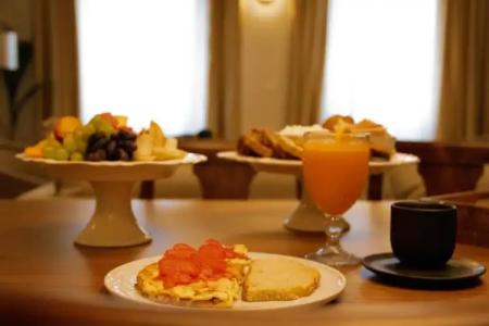 Castellano & Suites - 98