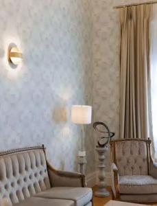 Castellano & Suites - 112