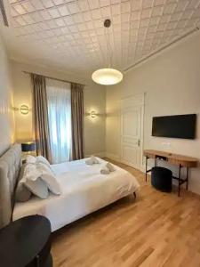 Castellano & Suites - 121