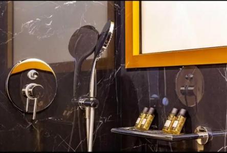 Castellano & Suites - 84