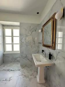 Castellano & Suites - 53