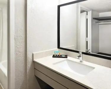 Wyndham I-Drive Avanti Resort & Conference Center - 54