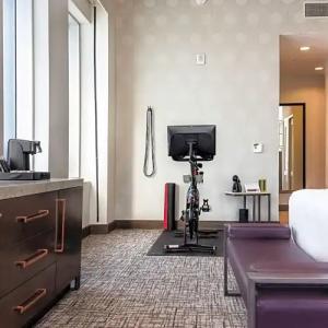 H Los Angeles, Curio Collection by Hilton - 86